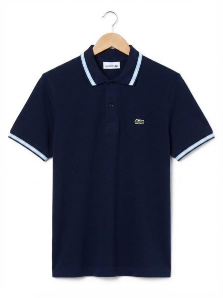 بلوزة Lacoste قبة